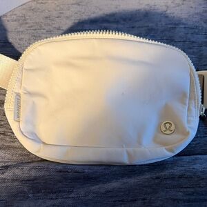 Lululemon Athletica Off-White Belt Bag